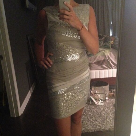 Alice and Olivia lace and sequin dress 8 - Picture 1 of 4